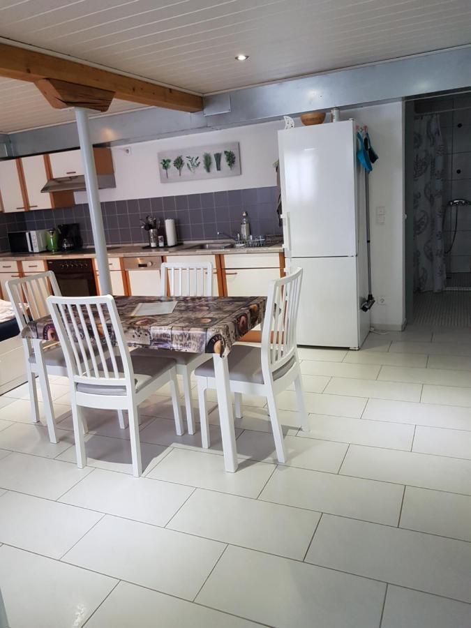 Ferienwohnung/Monteurzimmer auf dem Bauernhof Mörlenbach Exterior foto