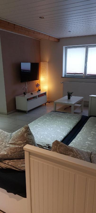 Ferienwohnung/Monteurzimmer auf dem Bauernhof Mörlenbach Exterior foto