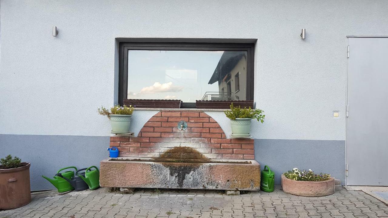 Ferienwohnung/Monteurzimmer auf dem Bauernhof Mörlenbach Exterior foto