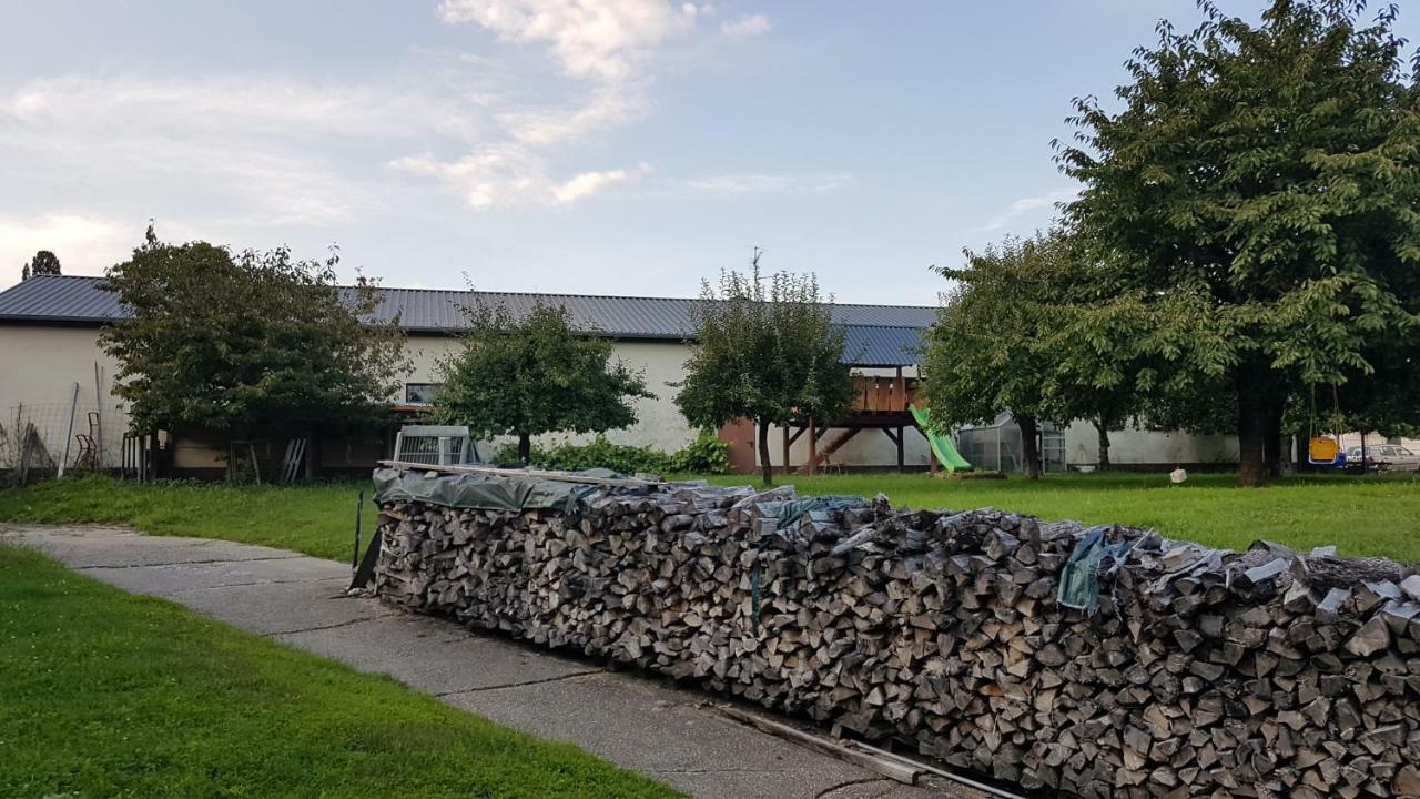 Ferienwohnung/Monteurzimmer auf dem Bauernhof Mörlenbach Exterior foto
